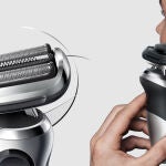 Incluye recortadora EasyClick, base de carga y estuche rígido: perfecta en casa o de viaje