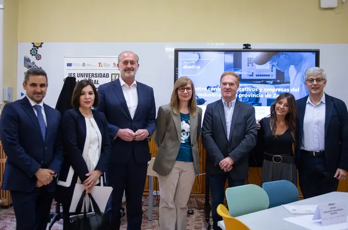 Empresarios y responsables de centros educativos analizan en Zamora la respuesta que puede dar la FP a las necesidades del sector industrial Empresarios y responsables de centros educativos analizan en Zamora la respuesta que puede dar la FP a las necesidades del sector industrial