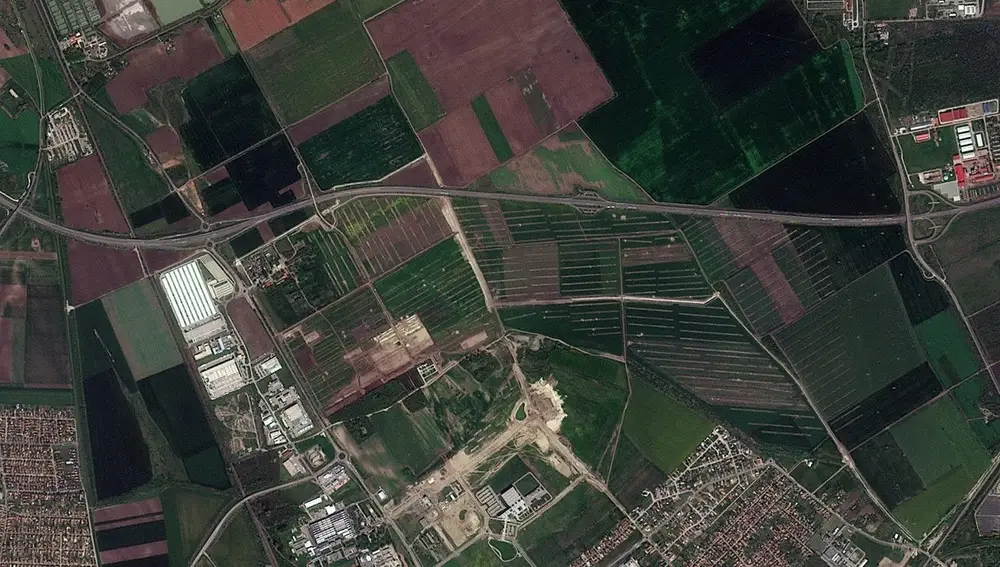 El terreno donde BYD está construyendo su gigafábrica, hace un año