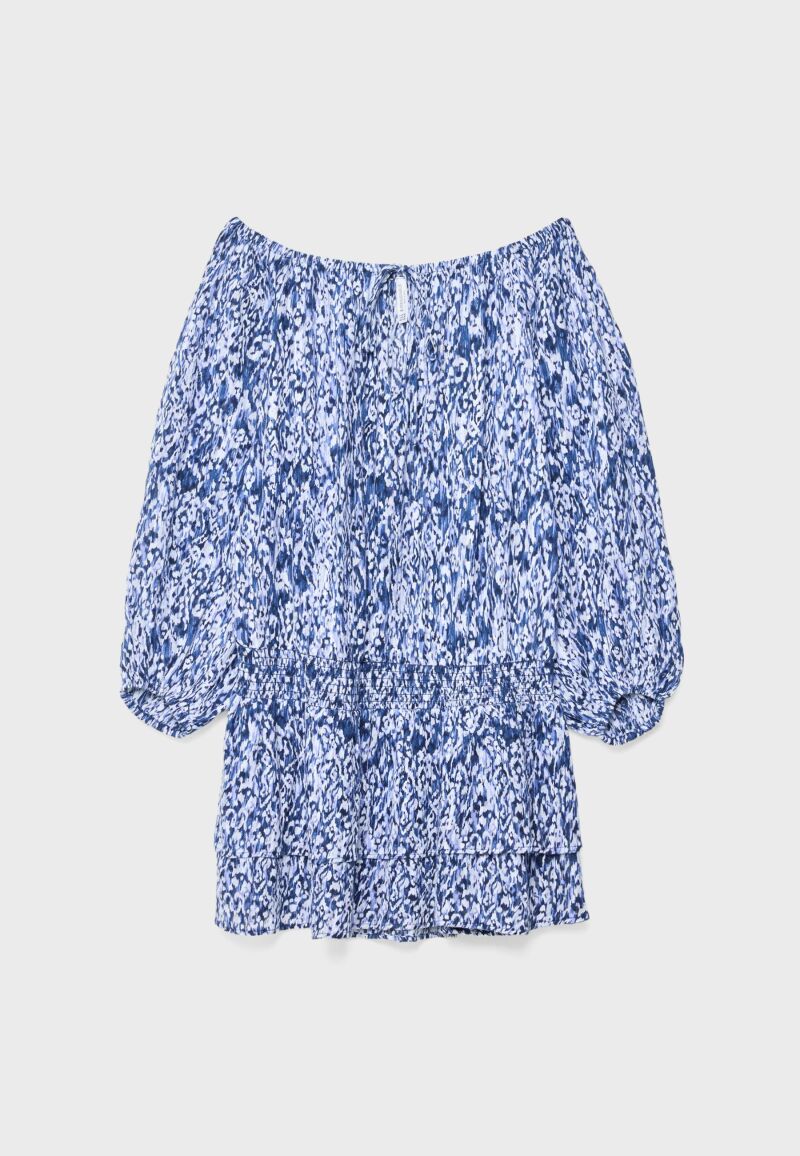 Vestido fluido corto estampado.