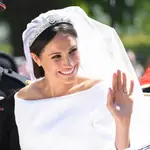 Meghan Markle con su vestido de novia en su boda con el príncipe Harry.