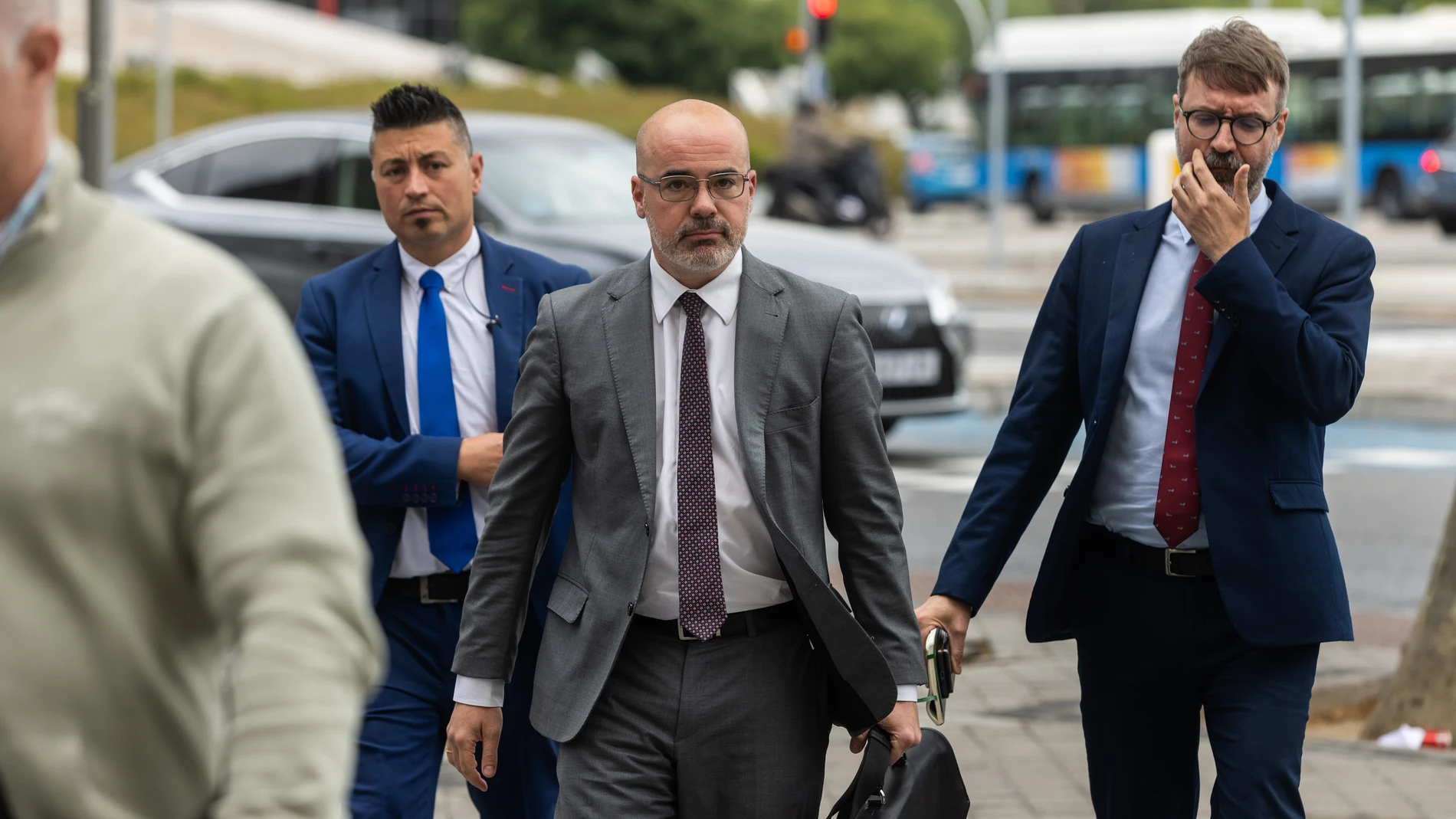 El delegado del gobierno, Francisco Martín Aguirre, entrando en los juzgados de plaza Castilla.