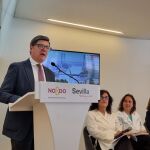 El delegado municipal Álvaro Pimentel durante su intervención