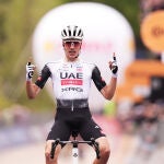 Giro de Italia: Juan Ayuso da el primer golpe en Tagliacozzo