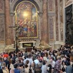 Miles de sevillanos y malagueños viajaron a Roma para acompañar al Cachorro y la Esperanza 