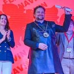 David Felipe Arranz, con el delantal y el diploma que lo acreditan como embajador
