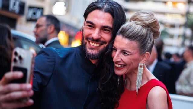Yolanda D&iacute;az y Oliver Laxe en Cannes