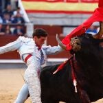El diestro Fernando Adrián durante la Feria de San Isidro, en Las Ventas.