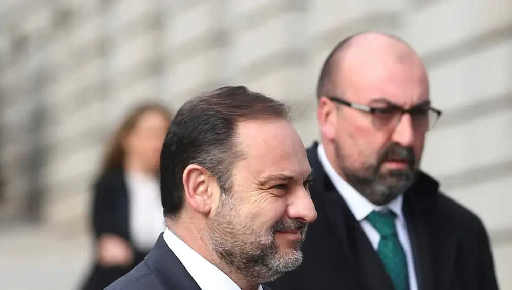 José Luis Ábalos y Koldo García, a su llegada al Congreso de los Diputados, en 2019.