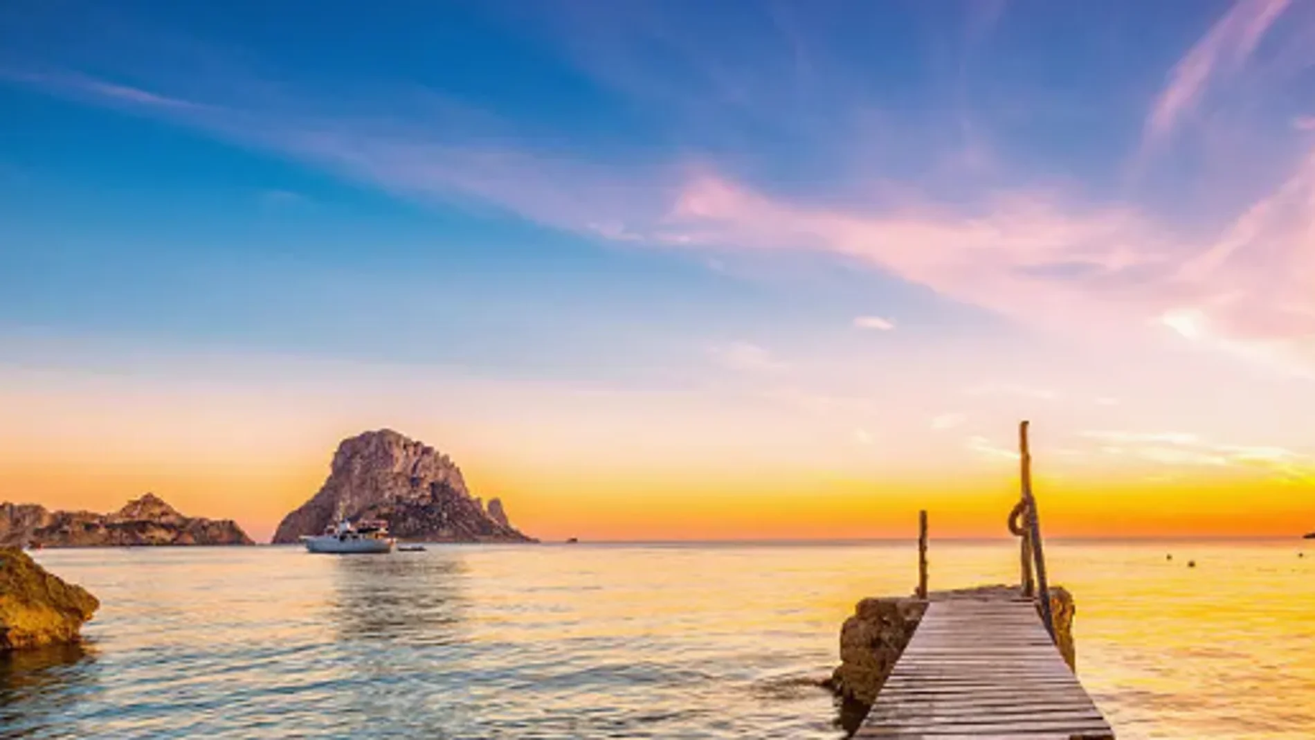 Los mejores enclaves para ver amanecer en la isla de Ibiza