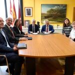 Sanz Merino se reúne con representantes de la Plataforma en Defensa del Feve