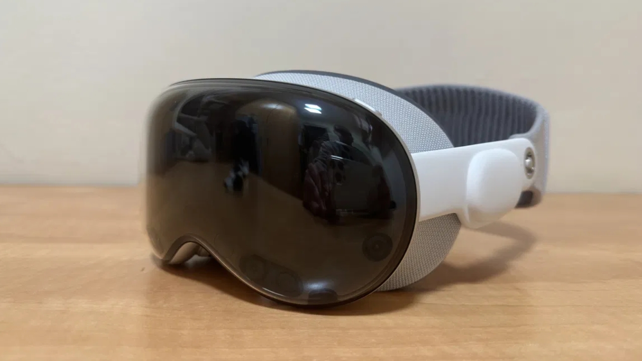 El Apple Vision Air podría llegar pronto con menos peso y su precio recortado