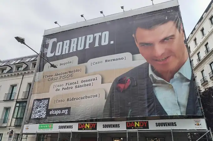 La Fiscalía pide imputar a un trabajador de Hazte Oír por la lona de La Fiscalía pide imputar a un trabajador de Hazte Oír por la lona de