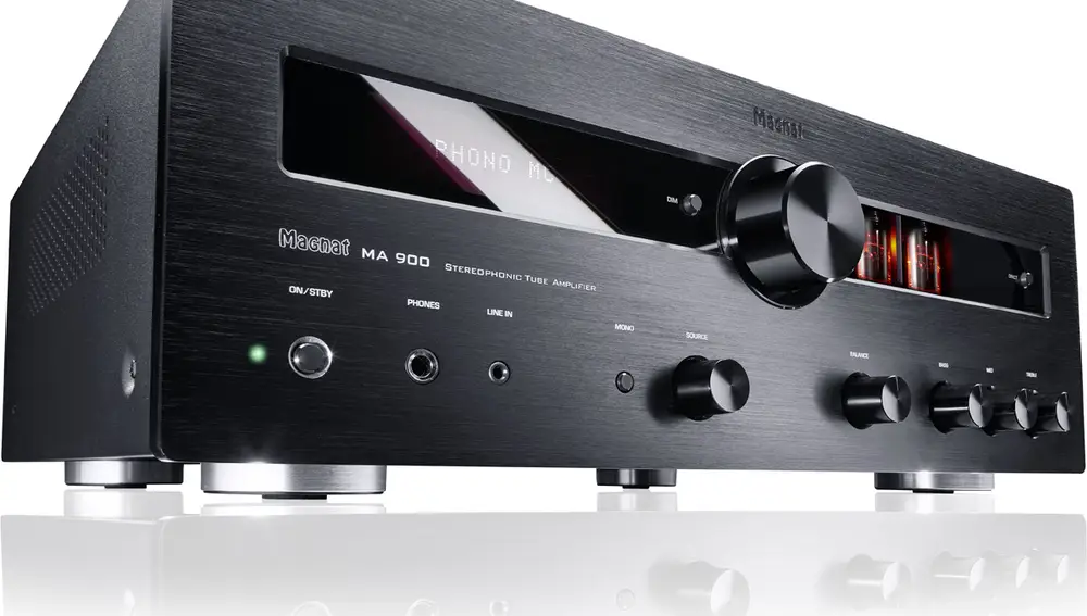 El Magnat MA900 es un ejemplo perfecto de amplificador híbrido
