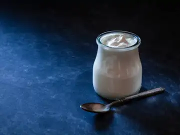 ¿Por qué deberías comer yogur griego por la mañana? ¿Por qué deberías comer yogur griego por la mañana?