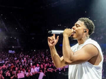 Myke Towers condens&oacute; 50 canciones en menos de dos horas de concierto