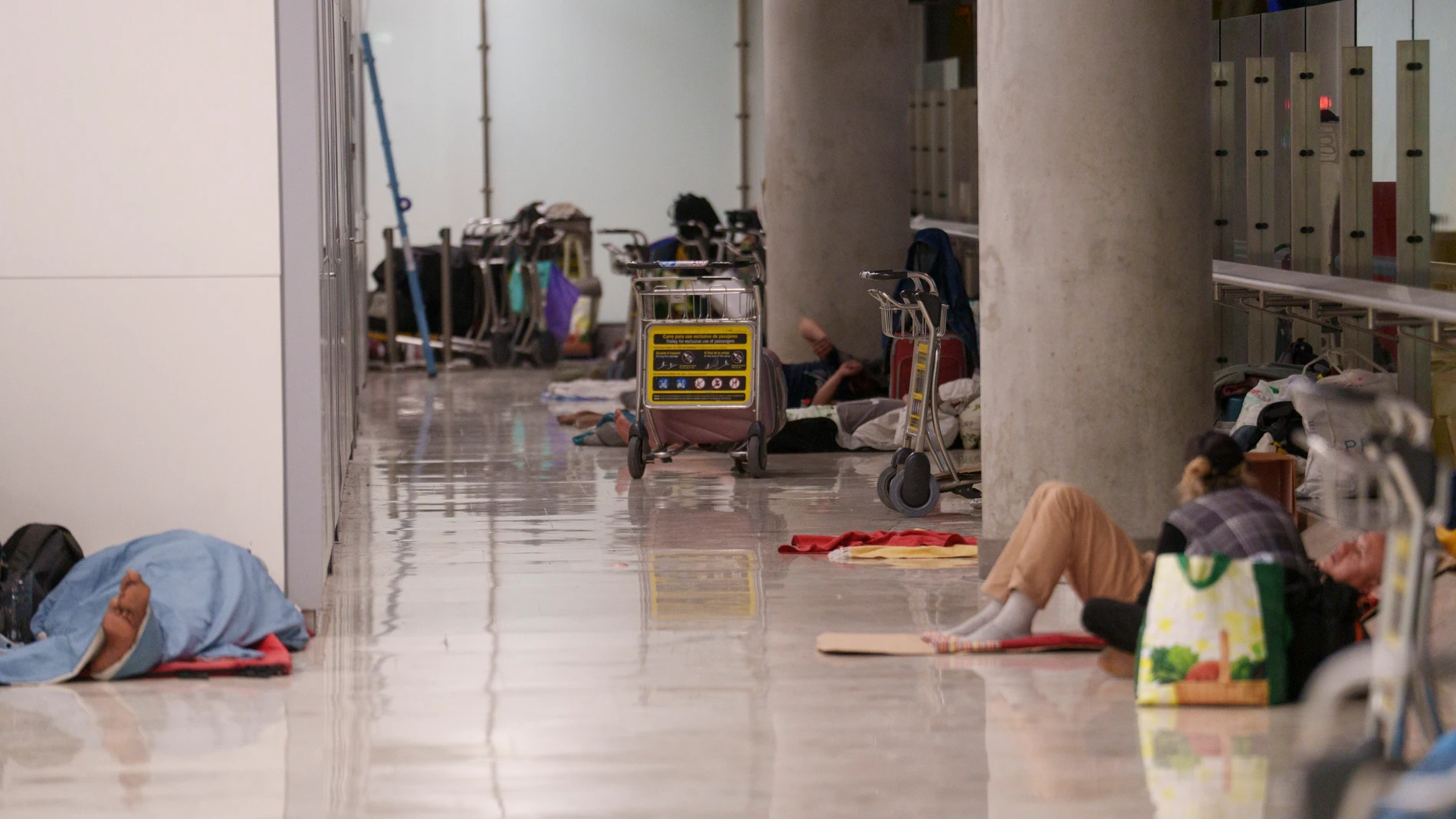 Personas sin techo al Aeropuerto de Madrid Barajas