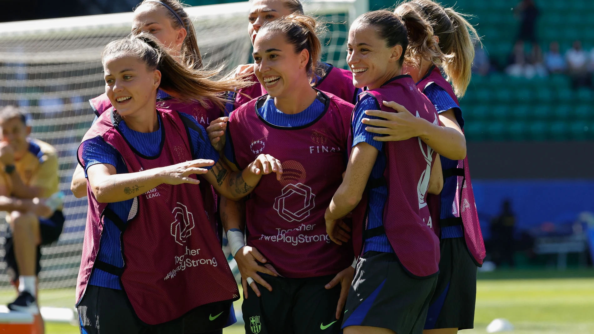 LISBOA (PORTUGAL), 23/05/2025.- Las jugadoras del FC Barcelona durante el entrenamiento de este viernes en Lisboa (Portugal) para disputar mañana, sábado, la final de la Liga de Campeones femenina contra el Arsenal. EFE/ Toni Albir