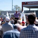 Unas 3.000 personas protestan en Sanabria (Zamora) contra la reorganización de trenes planteada por Renfe