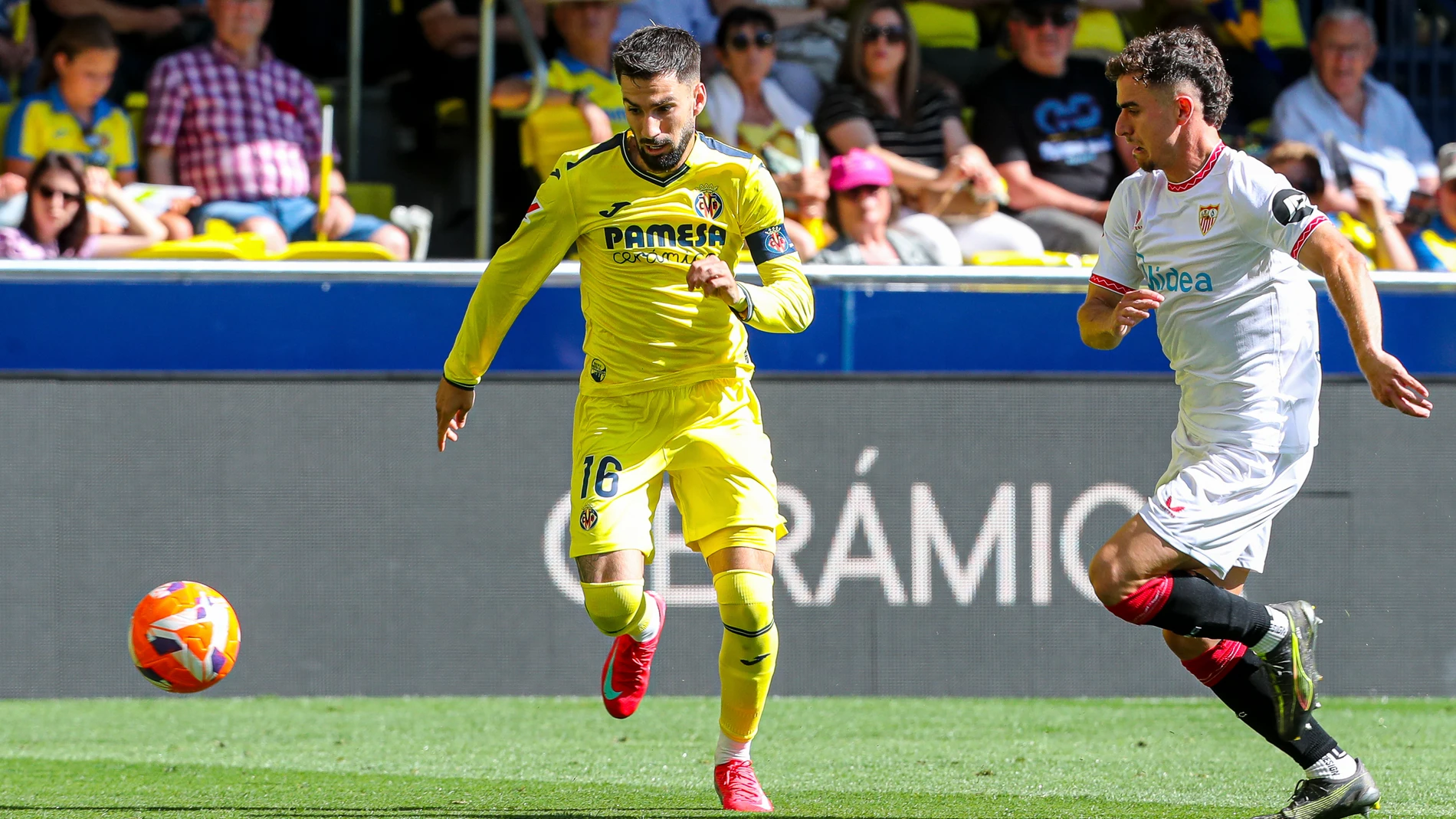 Alex Baena of Villarreal CF in action during the Spanish league, LaLiga EA Sports, football match played between Villarreal CF and Sevilla FC at La Ceramica stadium on May 25, 2025, in Villarreal, Spain. AFP7 25/05/2025 ONLY FOR USE IN SPAIN