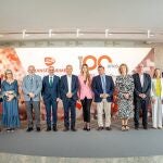 Lluís Labairu, Mariano Muñoz, Carolina Álvarez, Pedro L. de la Fuente y Carlos Gallo, entre otras autoridades, durante el acto