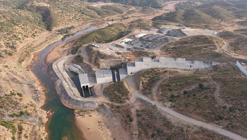 La obra de la presa de Alcolea