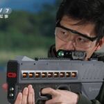 El arma se inspira en el diseño del P90 belga