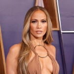 Jennifer Lopez en los AMAs 2025.
