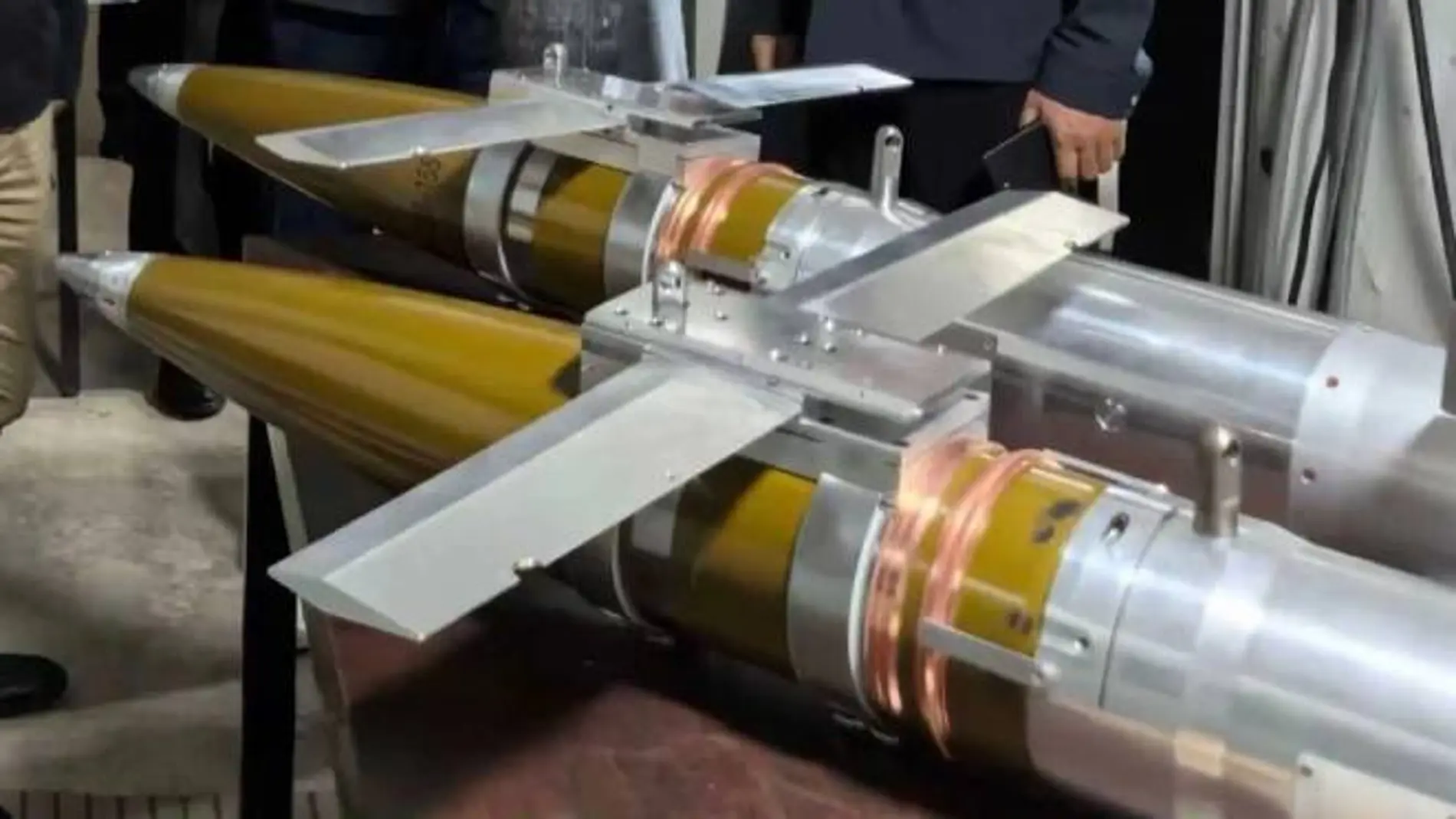 China convierte proyectiles de artillería de 155 y 152 mm en bombas planeadoras de precisión.