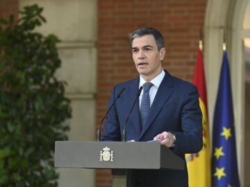 El presidente del Gobierno Pedro S&aacute;nchez durante una declaraci&oacute;n institucional en el Palacio de la Moncloa, en Madrid este martes, sobre el reciente reconocimiento de Palestina por Espa&ntilde;a. 