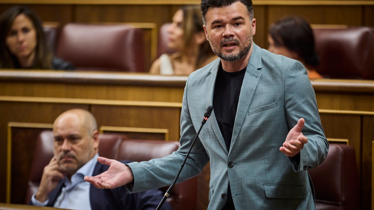 El choque entre Gabriel Rufián y Sílvia Orriols a cuenta de Abascal, el fascismo y la bandera