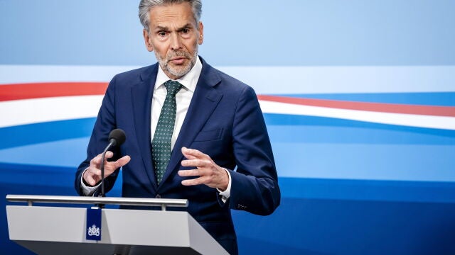 Dutch prime minister delivers press briefing on council of ministers