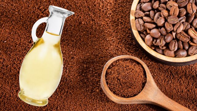 Vinagre con posos de café: el truco de limpieza poco conocido que es de los más efectivos