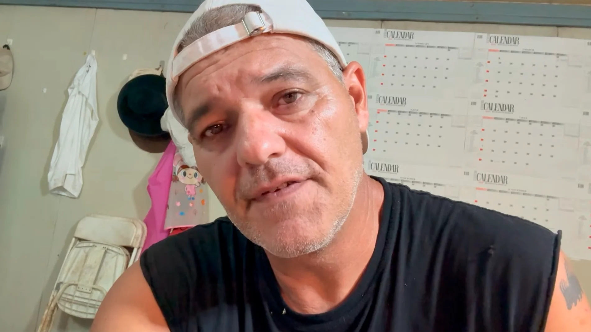 Críticas a Frank Cuesta después de grabarse comprando un animal en un mercado afirmando que es un rescate