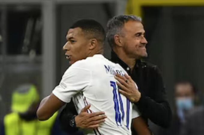 Kylian Mbappé y Luis Enrique 