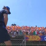 Carlos Sainz lo ha vuelto a hacer: inunda el circuito catalán de banderas de España
