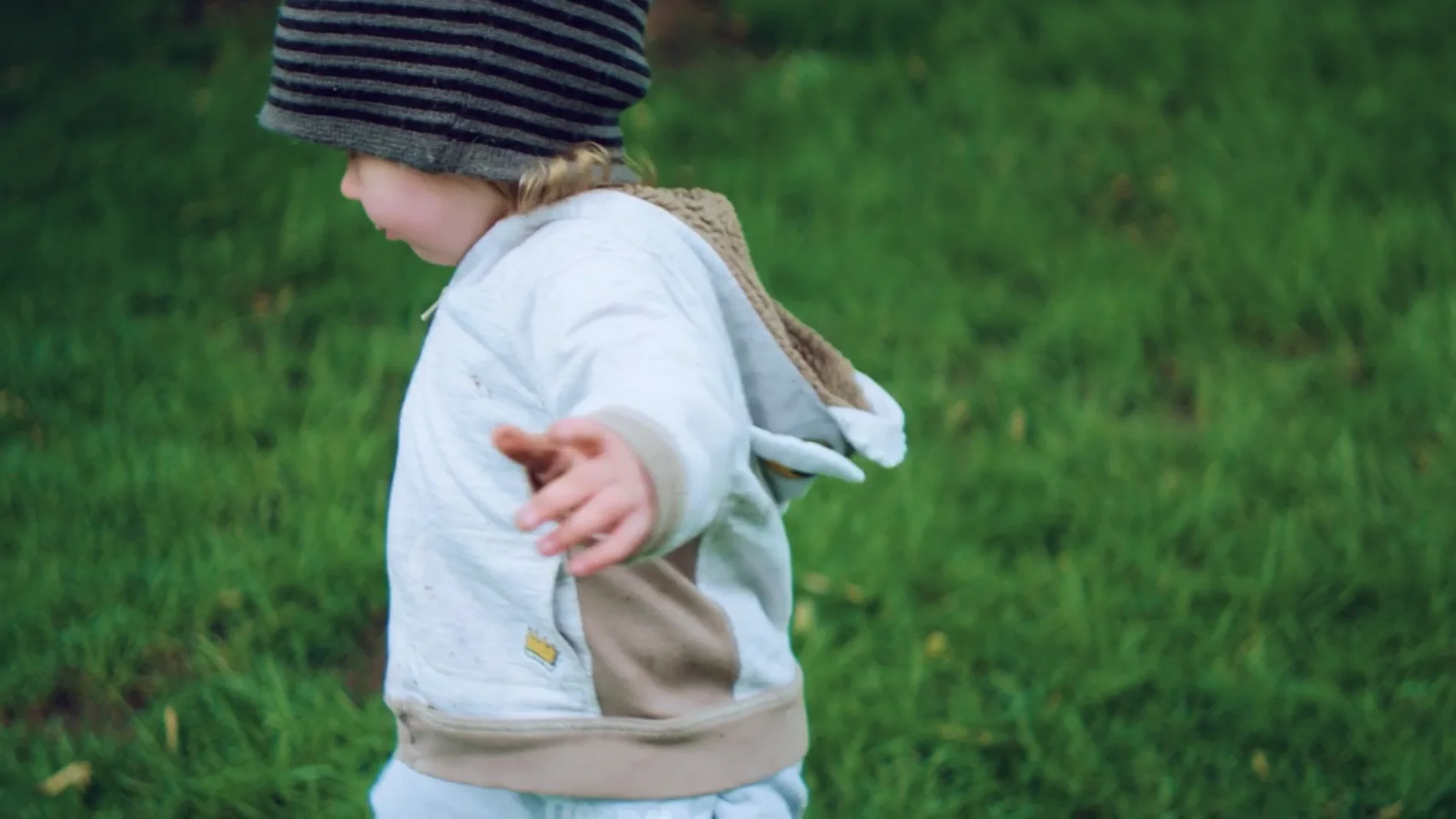Beneficios de la terapia de naturaleza en el bienestar infantil