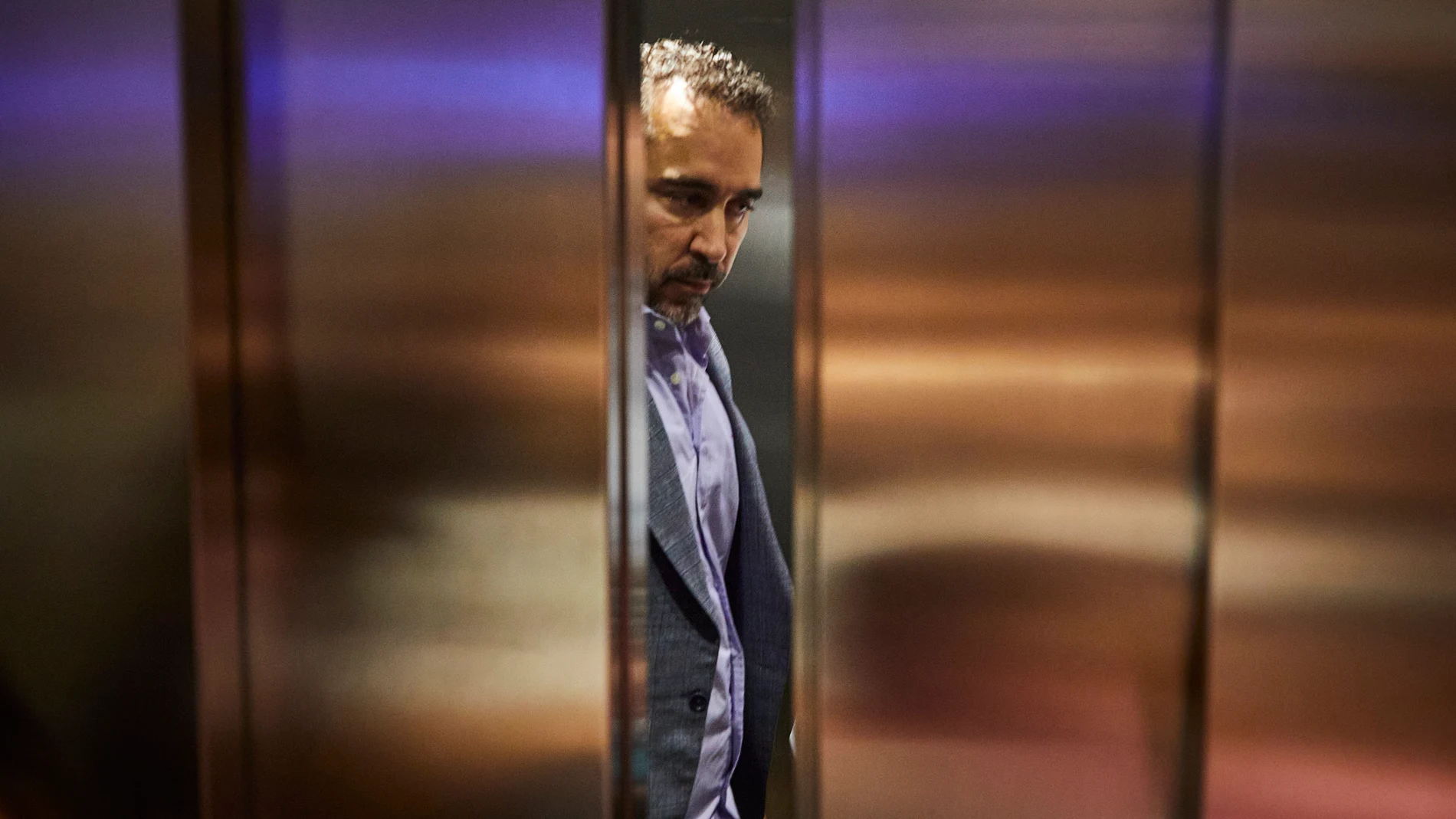 La exmilitante socialista Leire Díez, que aparece en diversos audios haciendo gestiones contra mandos de la Unidad Central Operativa (UCO) de la Guardia Civil, ha comparecido este miércoles desde el Hotel Novotel de Madrid, donde había convocado a la prensa después de haberse reunido este martes en Ferraz con el jefe de los servicios jurídicos del PSOE y haberse dado de baja como afiliada del PSOE. En medio de la comparecencia ha irrumpido por sorpresa Aldama, el presunto comisionista del cas...