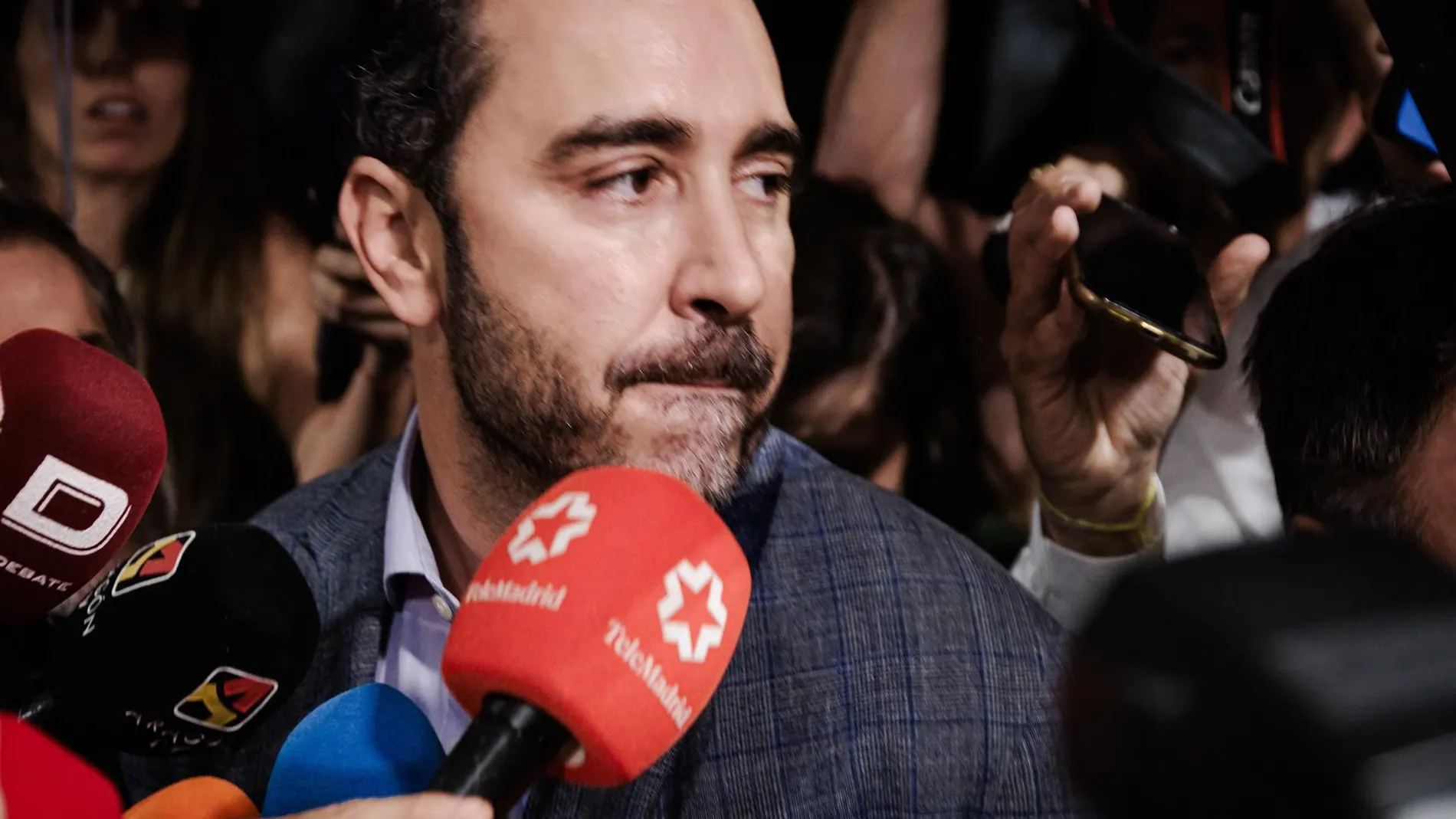 Aldama irrumpe en la comparecencia de Leire Díez, le acusa de mentir y lanza amenazas contra Sánchez y Cerdán