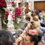 La hermandad del Rocío de Sevilla comienza su peregrinaje hacia la aldea de El Rocío
