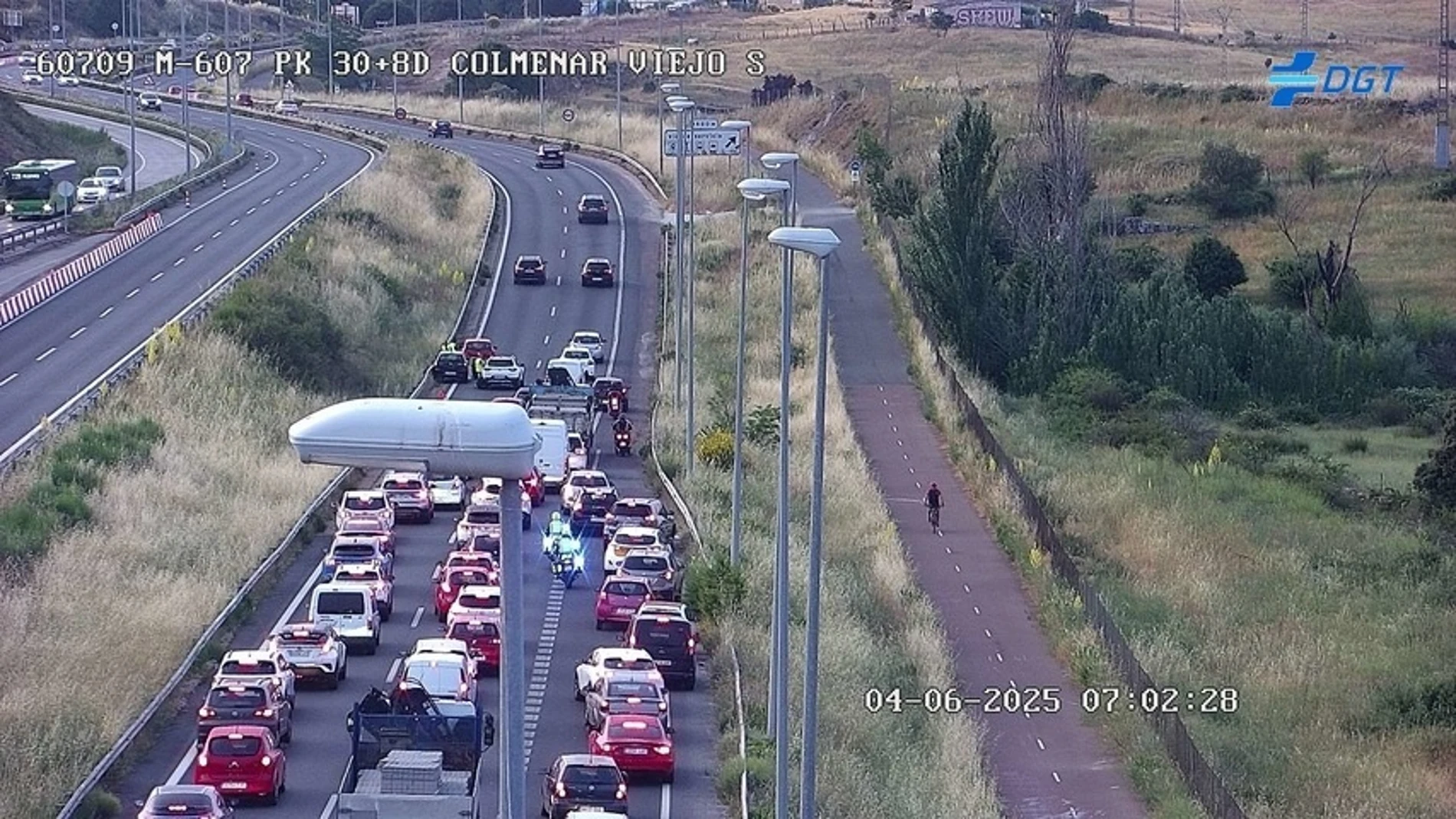 Retenciones por un accidente de tráfico en la M-607, en Colmenar REMITIDA / HANDOUT por DIRECCIÓN GENERAL DE TRÁFICO Fotografía remitida a medios de comunicación exclusivamente para ilustrar la noticia a la que hace referencia la imagen, y citando la procedencia de la imagen en la firma 04/06/2025