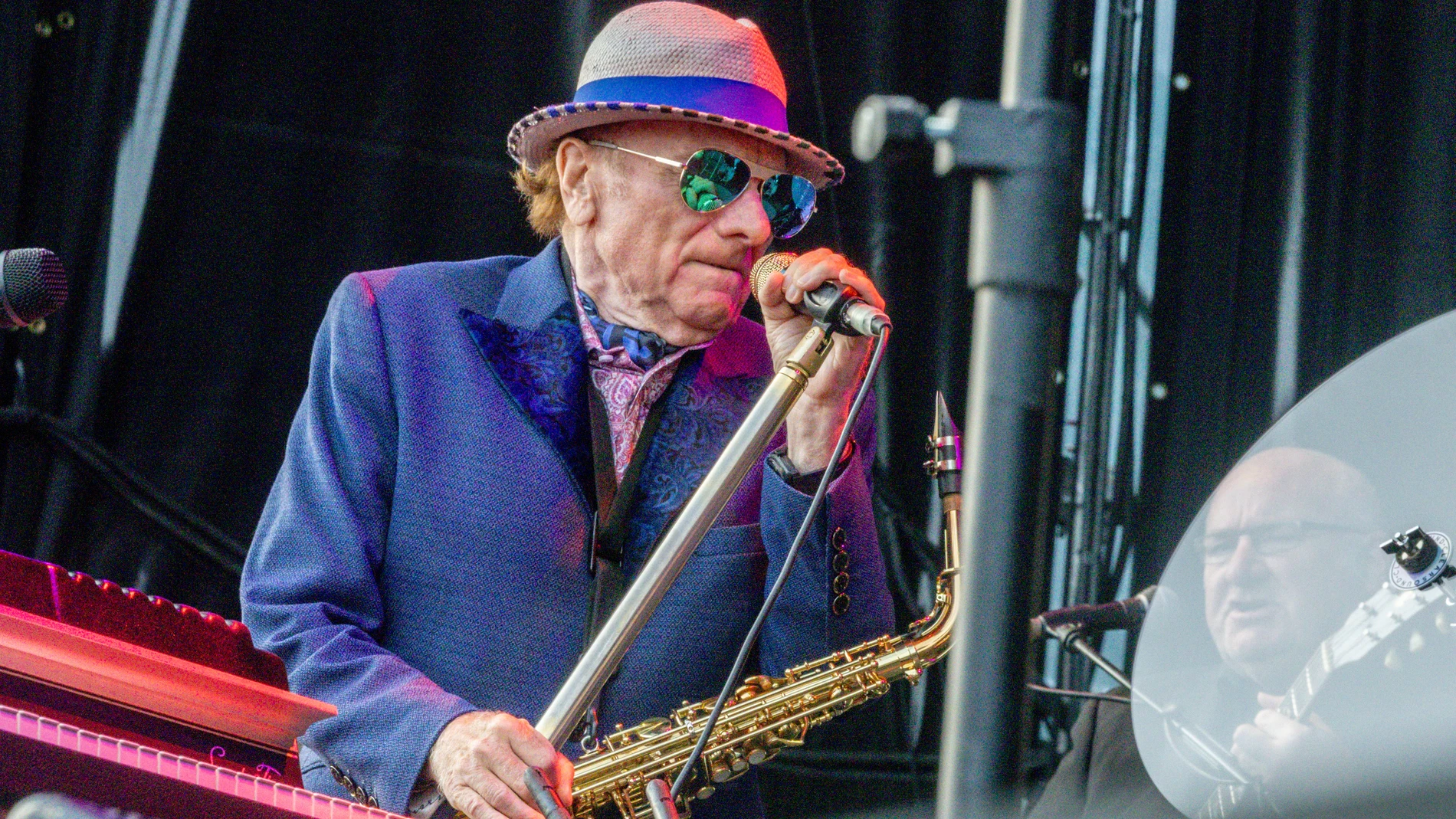 "EL USO DE ESTAS FOTOGRAFÍAS DEBE REALIZARSE ÚNICAMENTE CON FINES INFORMATIVOS Y EDITORIALES Y SIEMPRE EN RELACIÓN DIRECTA CON EL EVENTO QUE LAS HA ORIGINADO. LA AUTORIZACIÓN OTORGADA PARA SU PUBLICACIÓN POR PARTE DE EXILE PRODUCTIONS LIMITED SE EXTIENDE DURANTE SEIS MESES, POR LO QUE PASADO ESE PERIODO DEBERÁN ELIMINAR LAS FOTOGRAFÍAS Y NO VOLVER A HACER USO DE LAS MISMAS". El cantante, compositor y músico Van Morrison actúa durante su concierto en las Noches del Botánico de Madrid, en el Re...