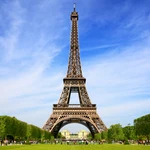 La Torre Eiffel, en el Distrito VII