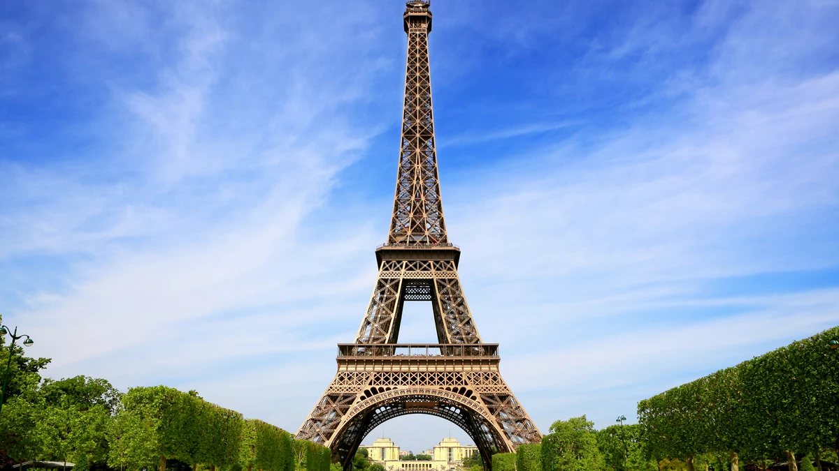 La Torre Eiffel, en el Distrito VII