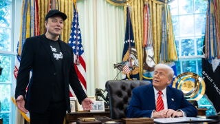 EPA2040. WASHINGTON (ESTADOS UNIDOS), 06/06/2025.- Fotograf&iacute;a del 30 de mayo de 2025 del presidente estadounidense Donald Trump (d) junto al empresario Elon Musk, en una conferencia de prensa en el Despacho Oval de la Casa Blanca en Washington (Estados Unidos). Trump no mostr&oacute; inter&eacute;s en hacer las paces con el magnate tecnol&oacute;gico Elon Musk pese a los gestos reconciliatorios exhibidos por el empresario sudafricano un d&iacute;a despu&eacute;s de la agria pelea que mantuvieron intercambiando amenazas en las ...