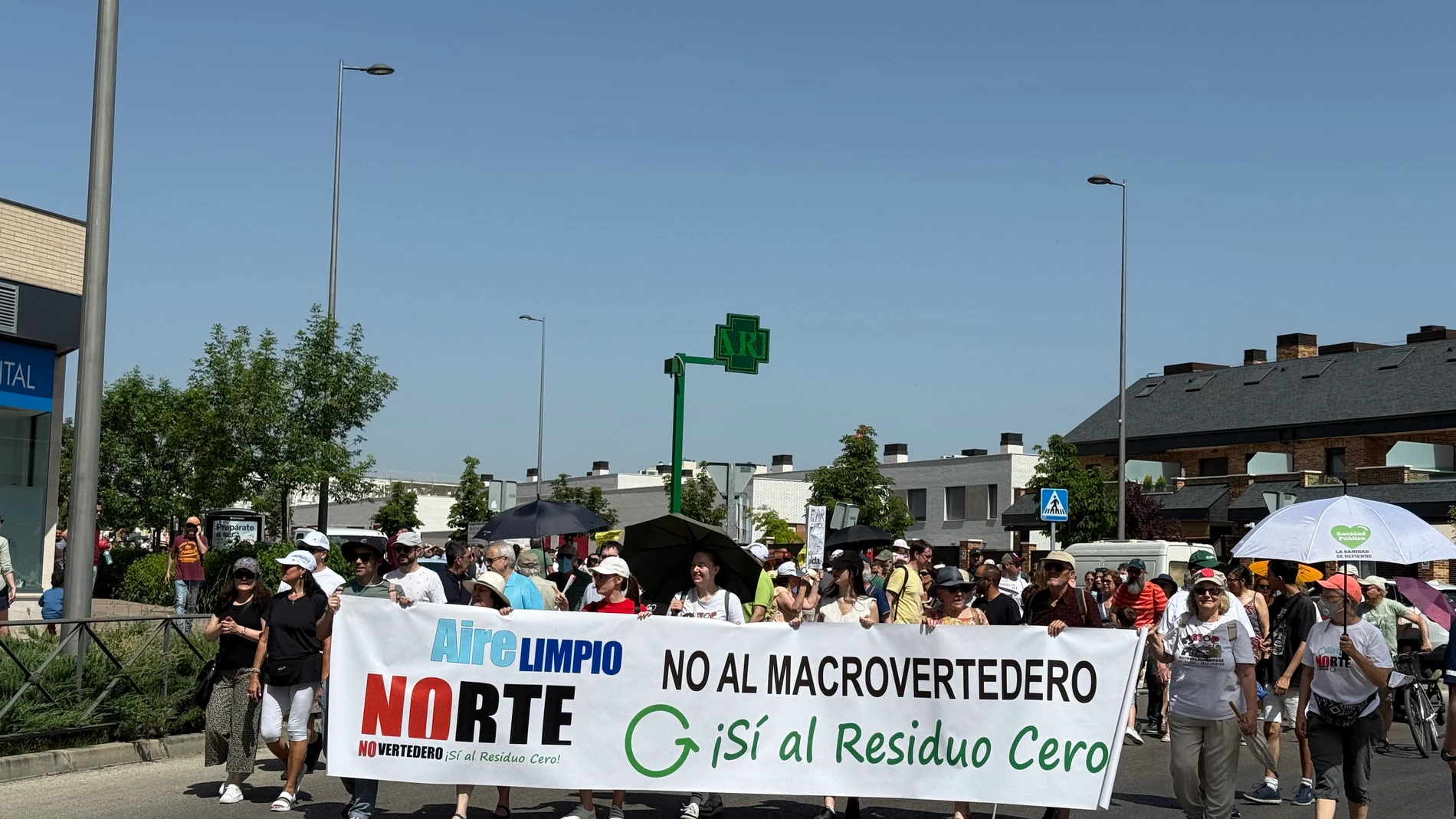Un momento de la manifestación del pasado 31 de mayo en Tres Cantos contra la plataforma de biogás de Colmenar Viejo.