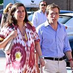Teresa Urquijo arrasa con un vestido 'hippy' en su último plan con Martínez-Almeida antes de ser padres