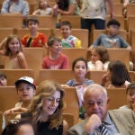Gonzalo Santonja y Mar Sancho asisten al concierto de fin de curso en Valladolid del proyecto social y educativo de la OSCyL, que cumple 15 años
