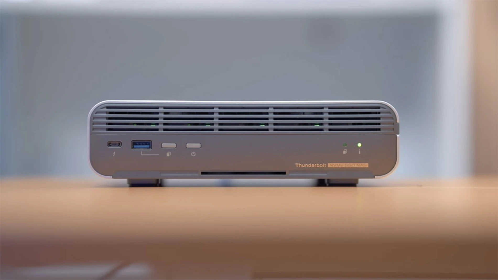 QNAP TBS-h574TX, análisis: el NASbook perfecto para creadores de contenido