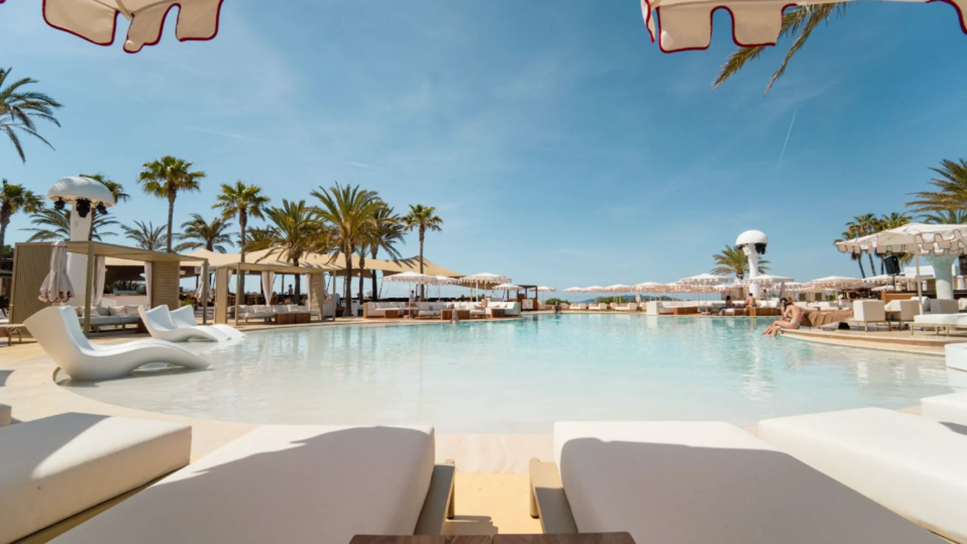 Destino Five Ibiza reabre sus puertas convertido en un cinco estrellas